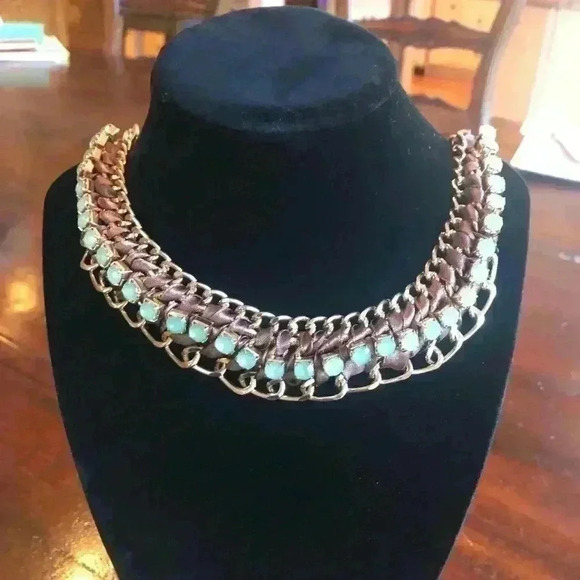 pretty Necklace with green stones - Picture 1 of 8